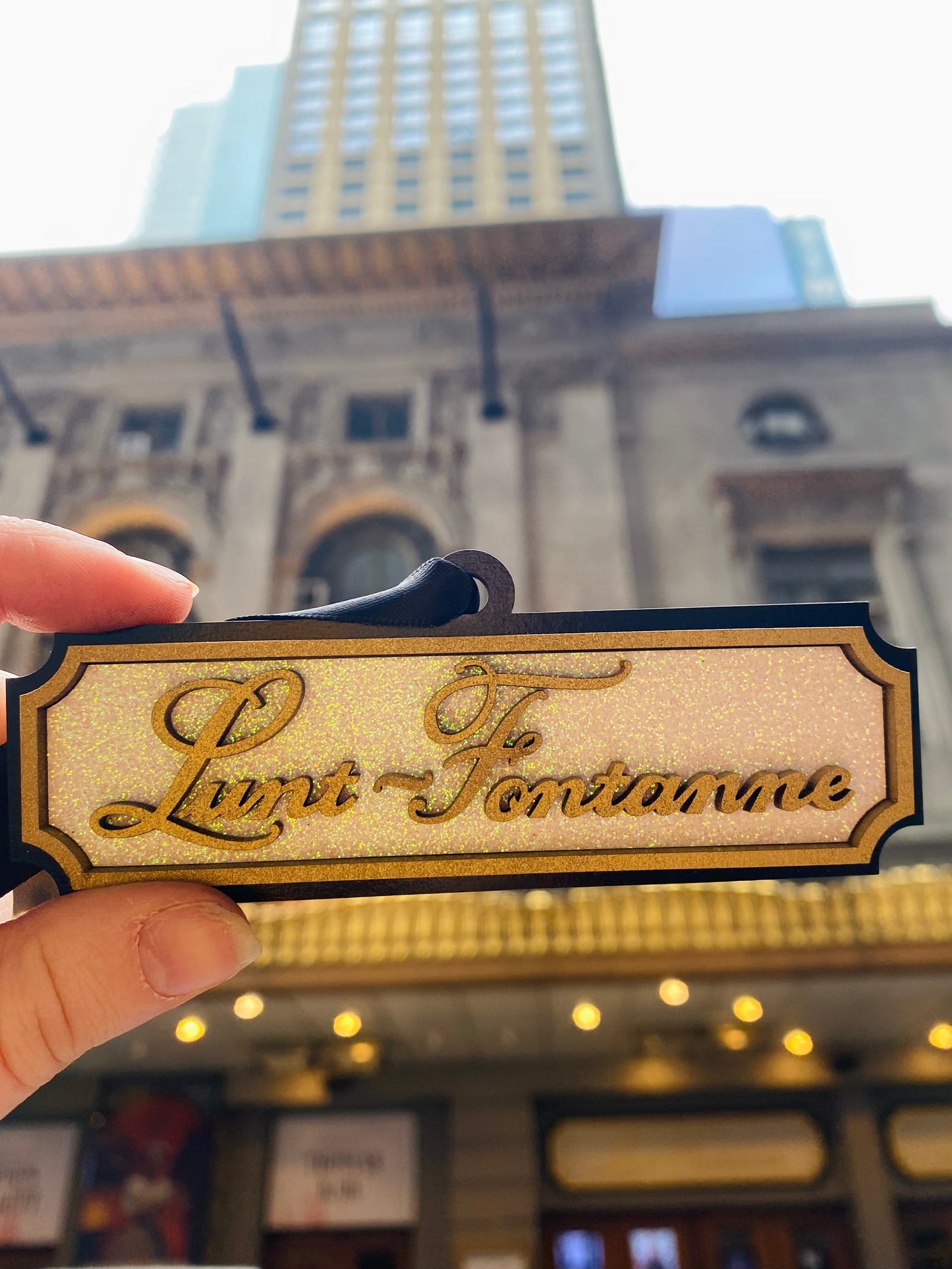 Lunt-Fontanne Marquee Ornament (2022 Collection)
