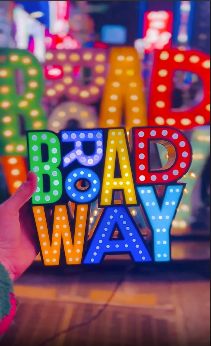 Broadway Sign Light-Up Lamp – Broadway Up Close